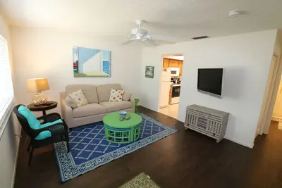 Image de Plage, soleil et amusement sur l'île temps à pied. transpercer