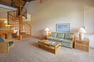 Image de Grand condo 2bd / 2ba loft dans immeuble 3 à Kamaole Sands. Vue sur le jardin pour 6 personnes.