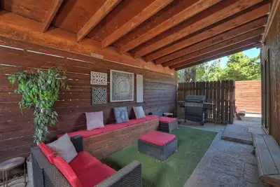 Image de Lake and Village Lodge: Marchez jusqu'au village et au lac! Salle de jeux! 6 chambres! 4 salles de bain!