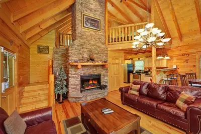 Image de New 2 Bedroom Luxury Cabin in Gatlinburg