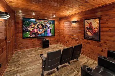 Image de Cabine de luxe avec salle de cinéma maison, bain à remous - Communauté des artisans!