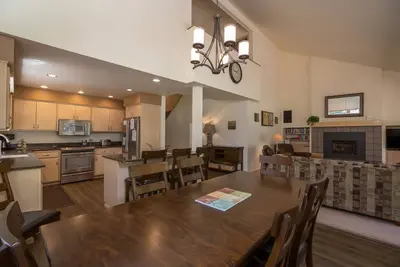 Image de Près de Fort Rock Park, Spa privatif, prêt de vélos