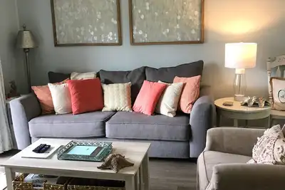 Image de Les nuits d'août encore disponibles! ! 3 min. Marcher à la plage! Wagon, chaises, vélos, amusement!