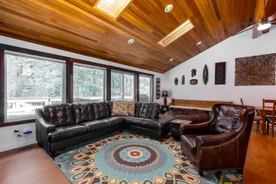 Image de Sharc Passes gratuits, A / C, emplacement central, à pied du parc Fort Rock - Hood05