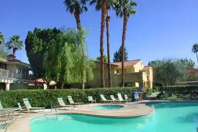 Image de Confortable niveau supérieur Condo à Mesquite Cc Phase 3 + Central Ps proximité Restaurant & commercial