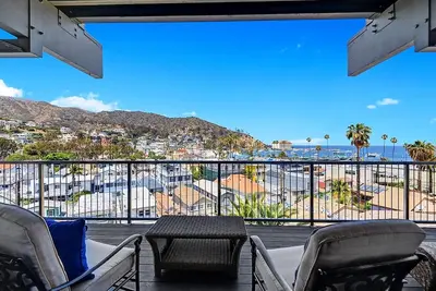 Maison luxueuse avec de superbes vues panoramiques, balcon spacieux, Wifi