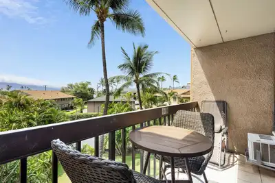 Image de Cuisine rénovée et salle de bain à ce condo de 1 bd Maui Vista # 1322