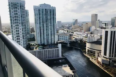 Image de 1b / 1b Dans Icon Brickell - Vue Incroyable - RÉSIDENCES De L'HÔTEL W - UNITÉ De Luxe