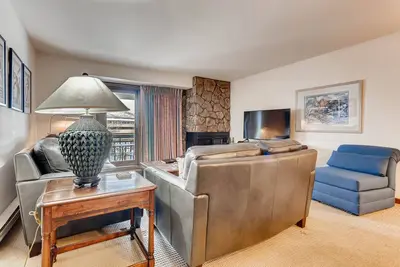 Image de Condo tout équipé à 2 minutes à pied de la gondole au bord de la rivière | A506