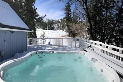 Image de Retraite côté pente - Marchez jusqu'à Bear Mountain et vues impressionnantes sur les pentes