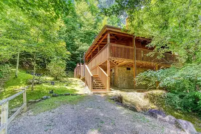Image de Hideaway de Cupidon - Pratique au centre-ville de Gatlinburg et au parc national!