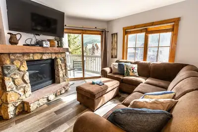 Image de River Run Condo, vue sur la pente depuis le balcon, très grand lit, 2 lits superposés, Wifi gratuit