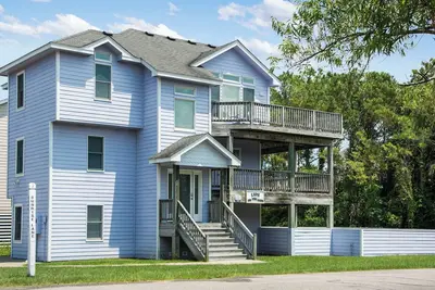 Image de Lion On The Sand: Piscine privée et bain à remous privé dans cette maison de 6 chambres à coucher au bord de l’océan.