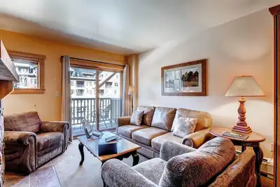 Image de Grand 2Br Condo @ Red Hawk 2272 ~ Marche vers les pistes ~ Enfants Ski gratuit