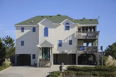 Image de Brigadune: cour clôturée pour votre animal de compagnie! South Whalehead Beach avec une piscine privée et un bain à remous.