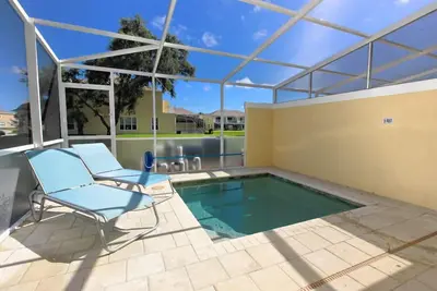 Image de Maison mitoyenne moderne de 3 chambres avec piscine, balcon privé, Cubhouse, piscine communautaire
