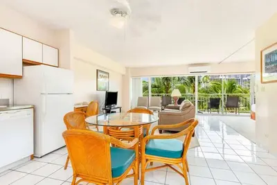 Image de Charming Beach Suite w/Kitchen–Waikīkī Shore 416