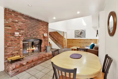 Image de ~ Life Of Riley ~ Retraite meublée ~ Spa et espace barbecue ~ Situation centrale ~