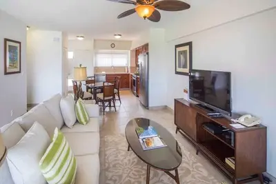 Image de Airy, Casual Ocean View Suite w/Upgraded Kitchen, Free WiFi-Waikīkī Shore 1406