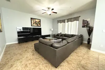 Image de Luxe - Budget - Paradise Palms Resort - Bienvenue dans la villa relaxante avec 6 lits et 5 salles de bains - 4 Miles To Disney