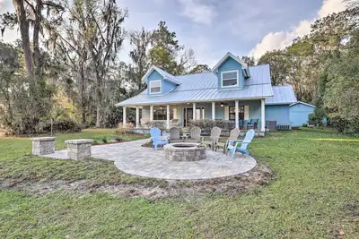 Image de Magnifique Waldo Home w / New Dock sur le lac Santa Fe!