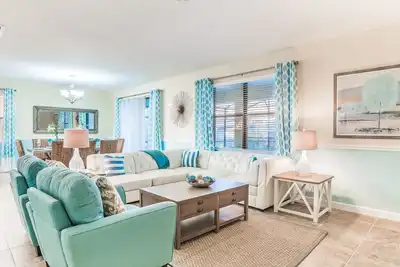 Image de Tarifs réduits, piscine privée / spa, salle de jeux, ��quipements gratuits, près de Disney!