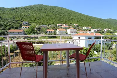Image de Appartement de trois chambres avec le balcon Trpanj, Peljesac (A-10148-a)