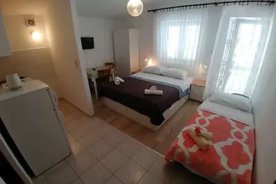 Image de Garçonnière avec le balcon et la vue sur le mer Sali, Dugi otok (As-443-c)