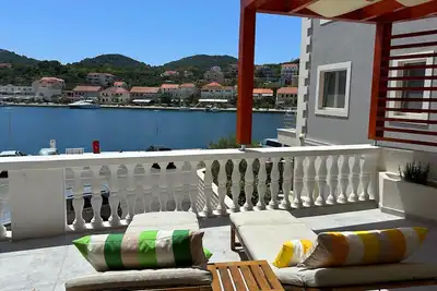 Image de Garçonnière avec le balcon et la vue sur le mer Sali, Dugi otok (As-443-b)