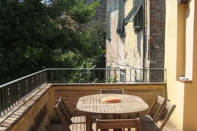 Image de Magnifiquement rénové Appartement intérieur des murs avec grande terrasse plein Sud