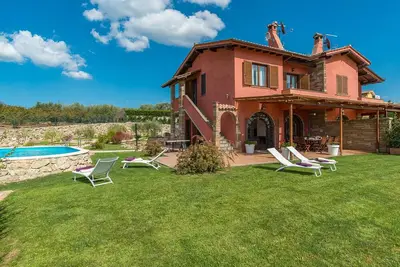 Image de La Desdemona Villa de luxe entourée de verdure avec piscine privée