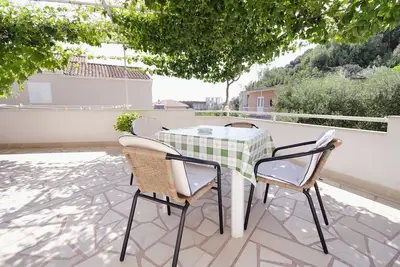 Image de Appartement d'une chambre avec la terrasse et la vue sur le mer Podgora, Makarska (A-2714-b)