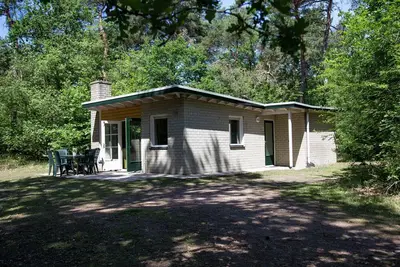 Image de Bungalow withwood poêle, près d'Assen
