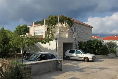 Appartement de quatre chambres avec la terrasse et la vue sur le mer Lumbarda, Korcula (A-9295-a)