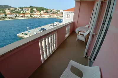 Image de Appartement de deux chambres avec le balcon et la vue sur le mer Sali, Dugi otok (A-443-c)