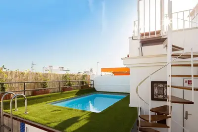 Image de Terrasse Rapporteur. 3 chambres, 3 salles de bains, terrasse et piscine privée