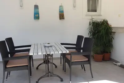 Image de Appartement de trois chambres avec la terrasse et la vue sur le mer Supetarska Draga - Donja, Rab (A-14152-a)