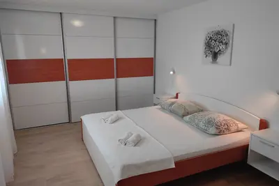 Image de Appartement d'une chambre avec la terrasse et la vue sur le mer Podgora, Makarska (A-2714-a)