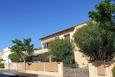 Image de Appartement T3 avec véranda à 100m de la plage, 2 chambres, parking - Narbonne Plage