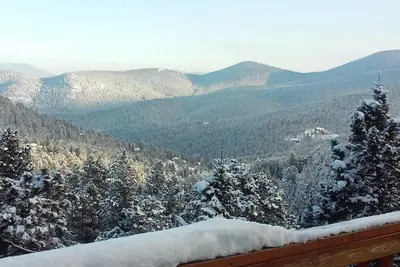 Image de Tranquillité d'esprit, favorables à la famille, gril à gaz, grand patio, Wifi, à quelques minutes de Dwtwn