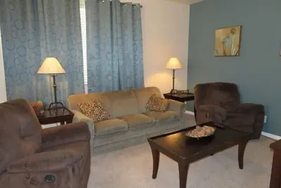 Image de Condo à deux chambres à deux niveaux