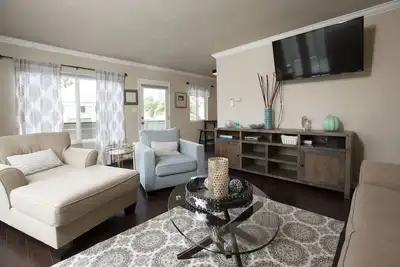 Image de Fabuleuse 4ème unité finale avec espace privé de patio, disponible aujourd'hui!