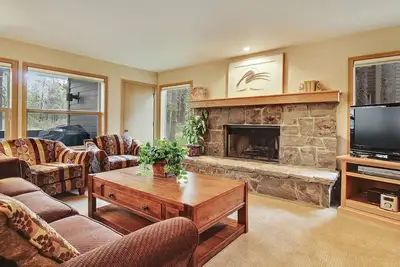 Image de The Ridge at Sunriver - Condo # 25 - Accès fourni à la piscine saisonnière et aux installations de tennis sur place, au bain à remous ouvert toute l'année et à 4 vélos