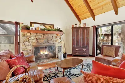 Image de * Sauna ~ Baignoire ~ Foosball ~ Table De Piscine ~ Promenade au lac ~