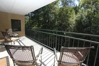 Image de condo de deux chambres peut accueillir 4 personnes