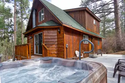 Image de * Bear City Upcale Log Cabin ~ Spa ~ Remodelage Frais