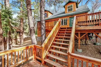 Image de * Chalet Central De Pins À Noeuds ~ Baignoire Spa à Jets ~