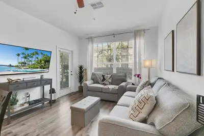 Image de Magnifique condo de villégiature, installations gratuites, à 2 milles de Disney, à proximité des restaurants et des boutiques