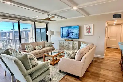 Image de Fraîchement mis à jour - Disponible hiver 2020! Profitez de la vue magnifique sur le golfe depuis ce fabuleux condo de Sanibel Island! 8 personnes