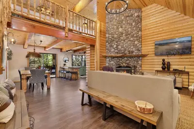 Image de * Retraite De Ski / Bike Park ~ Table de billard ~ Barre humide ~ Bain bouillonnant ~